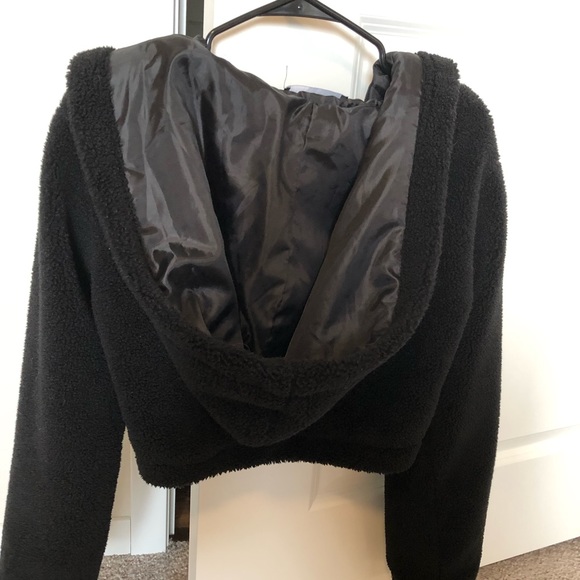 🫰🏻Cropped jacket🫰🏻 SOLD - Picture 2 of 3